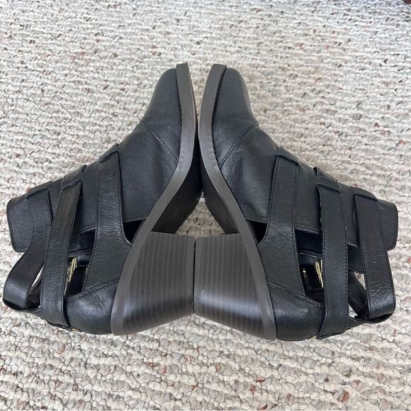 Steve Madden Repo Leather Cutout Heeled Booties - Picture 4 of 10